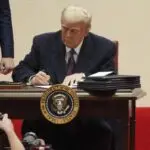 Polarisasi Environment Global : Presiden Donald Trump Mencabut Keanggotaan Amerika Serikat dari Paris Agreement.