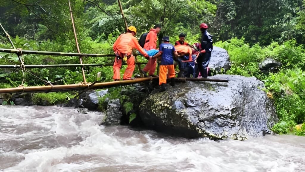 Korban Tanah Longsor Ditemukan di Hutan Desa Tanjung, Jepara