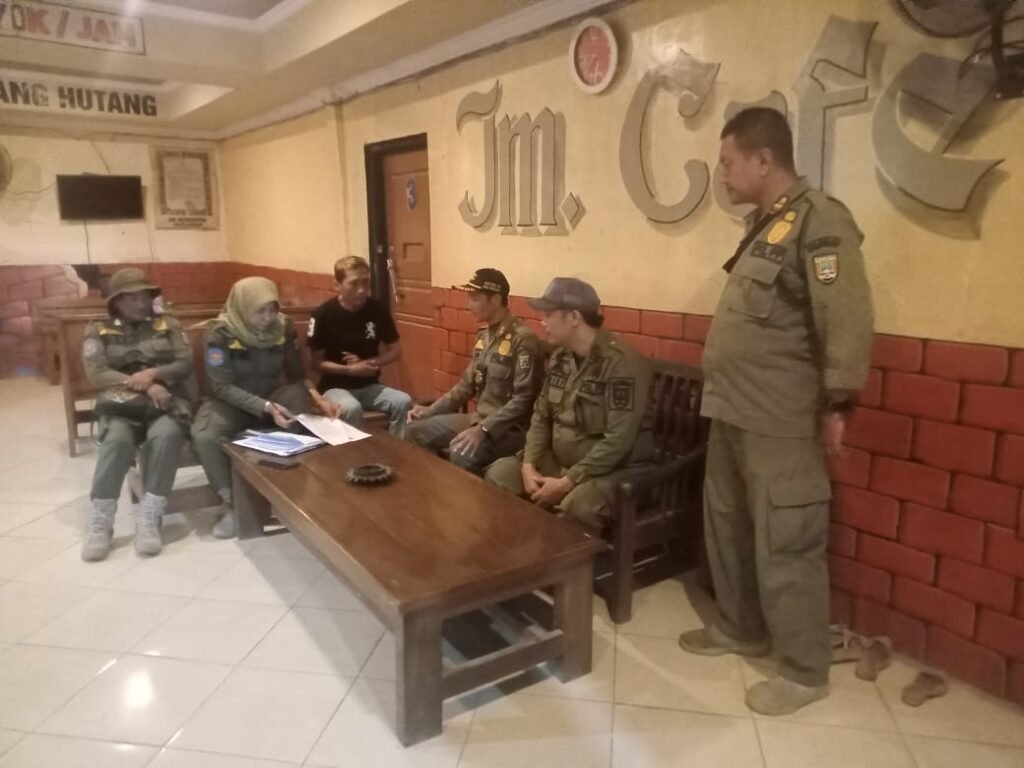 Satpol PP sosialisasi ke cafe di Kabupaten Rembang (Dok. KominfoJateng)
