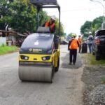 Perbaikan ruas jalan kabupaten oleh DPUPR Jepara. (Dok. DiskominfoJepara)