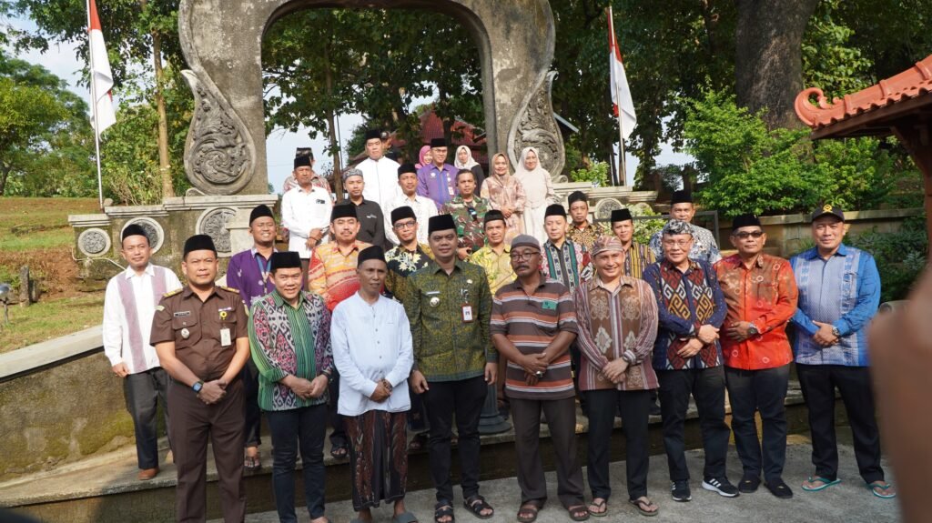 Andang Wahyu Triyanto: Ziarah Makam Sebagai Penghormatan kepada Leluhur di Setiap Hari Jadi