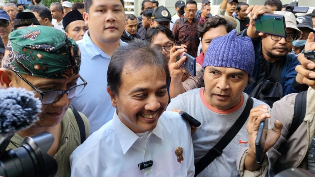 Kontroversi Ijazah Jokowi: Roy Suryo Dipolisikan Setelah Sebut Ijazah Palsu
