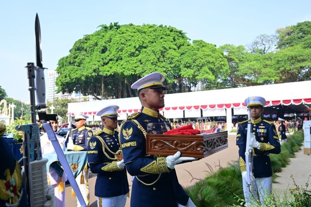 Kisah Haru di Balik Kirab Bendera Pusaka HUT ke-80 RI