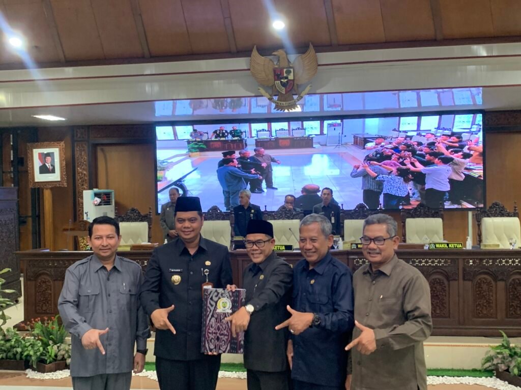 Rapat Paripurna DPRD Jepara Menetapkan Ranperda APBD 2026 Secara Resmi