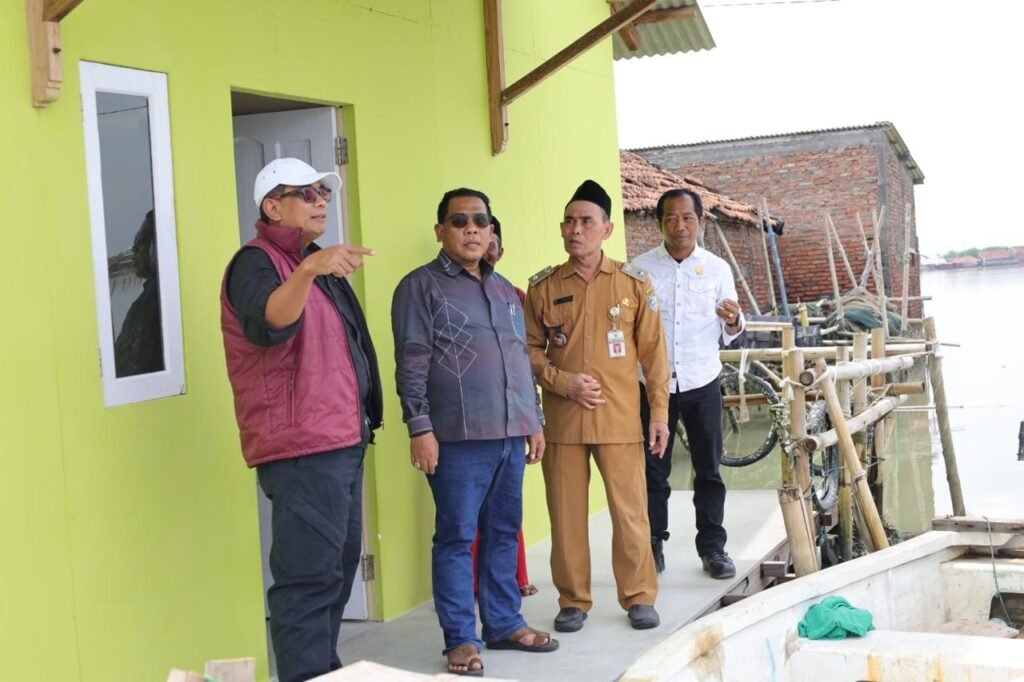 Komisi D DPRD Jateng Tinjau Rumah Apung di Desa Timbulsloko, Sayung